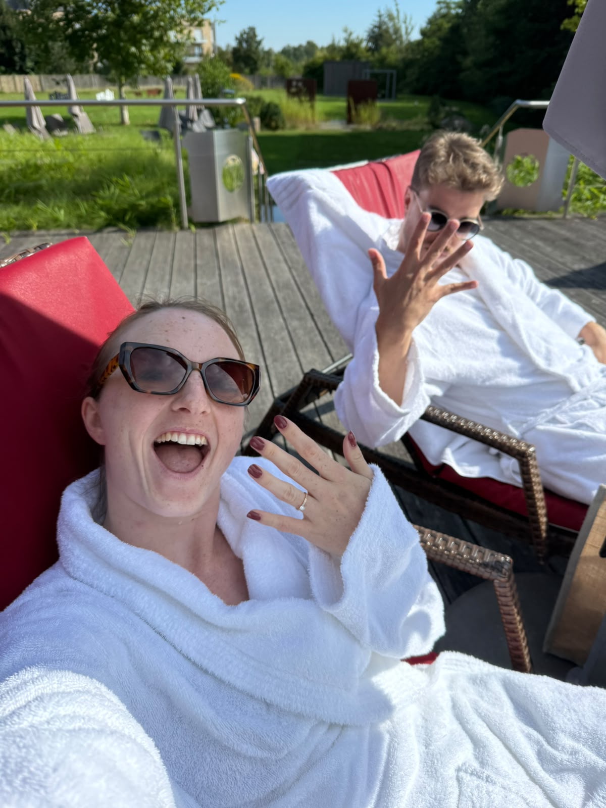 Direkt nach der Verlobung entführt Janni Feli für ein paar entspannte Tage in die Therme – Zeit nur für uns, um diesen besonderen Moment gemeinsam zu genießen.